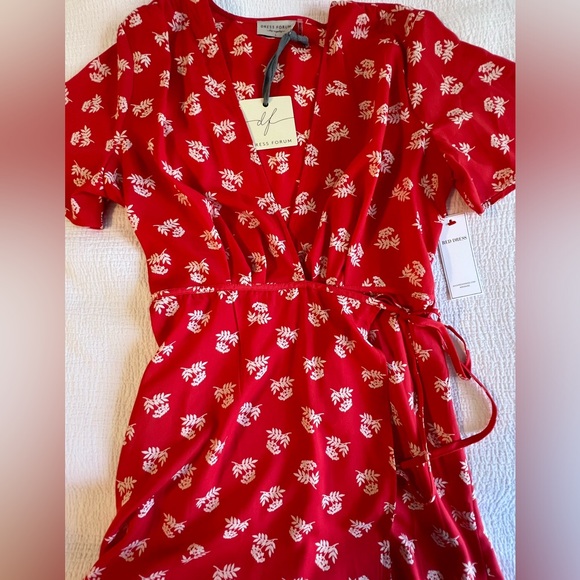 ❤️ NWT Red Wrap Dress - Picture 7 of 12